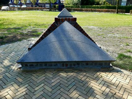 War memorial Pyramide Helenaveen