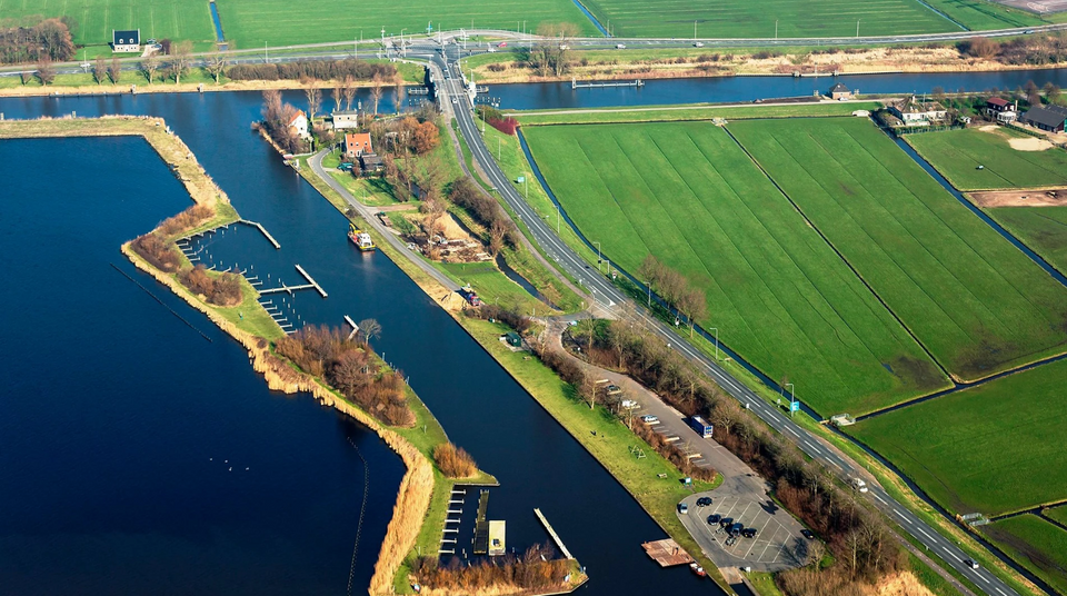 Luchtfoto van De Woudhaven
