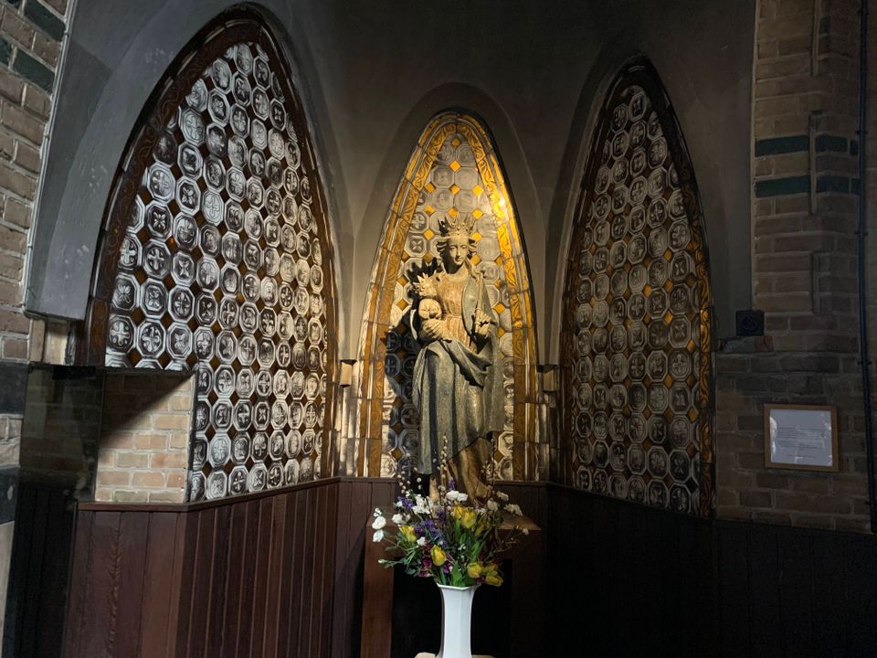 Sint Jan de Doper, Waalwijk: Mariabeeld