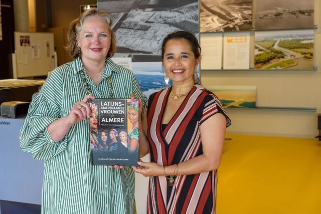 Het nieuwe boek Latijns Amerikaanse vrouwen in Almere nu te vinden in het Stadsarchief.