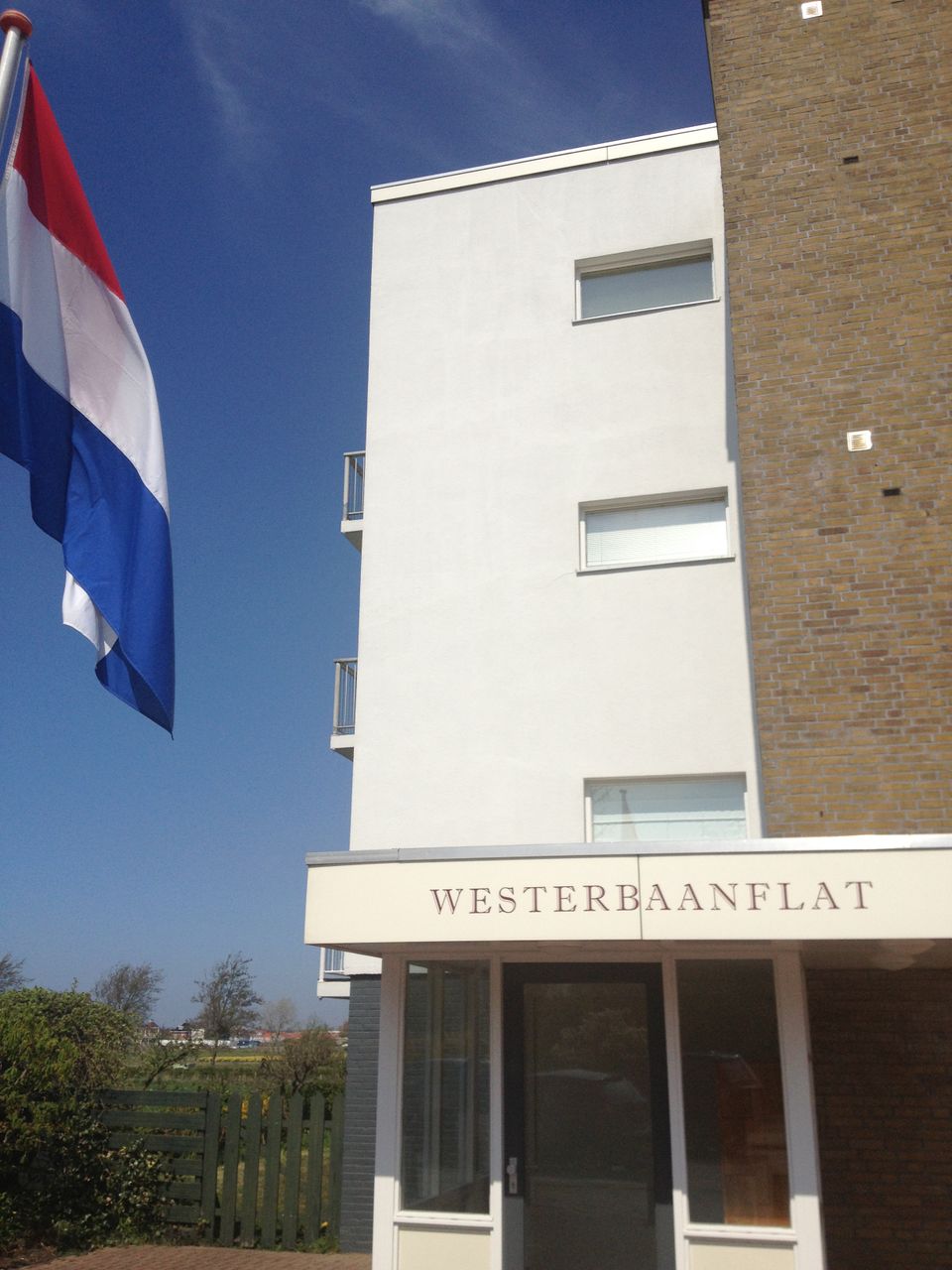 Entree van de praktijk, Westerbaanflat in Noordwijk Binnen