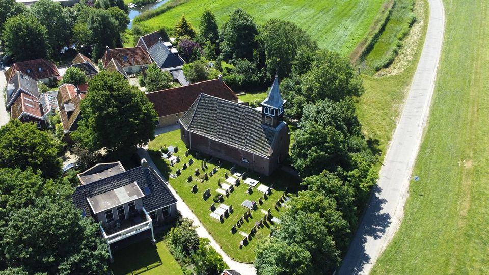 Kerk Gaast vanuit de lucht