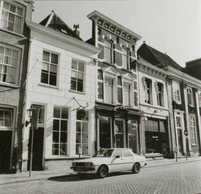 Voorgevel van Hinthamerstraat 158 na de laatste verbouwing. Foto is gemaakt in 1980.