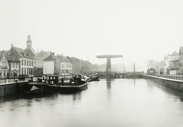 schepen in de kolk van Sluis 0 december 1937